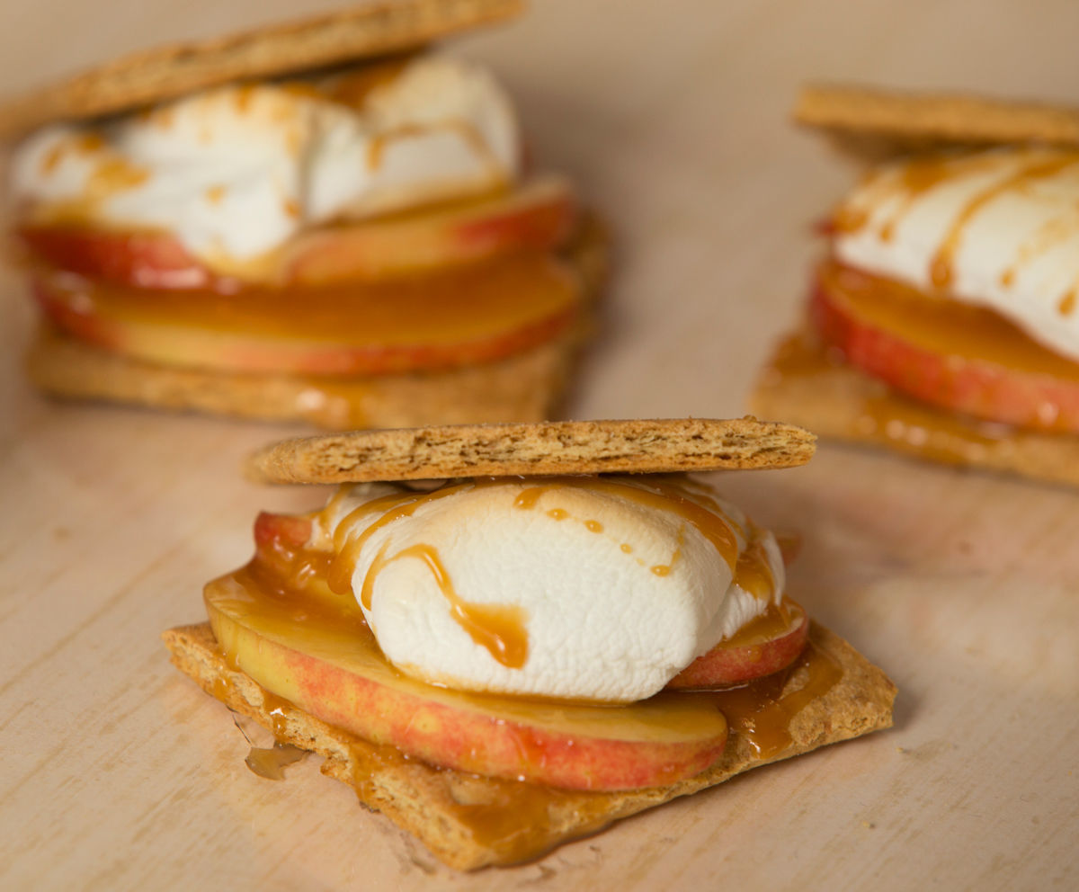 Caramel apple s'mores